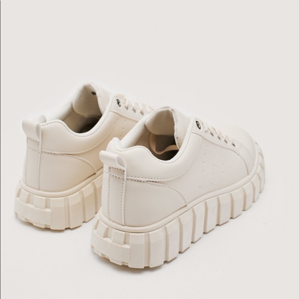 NWT Nasty Gal Chunky Faux Leather Cleated Trainers - Picture 3 of 3